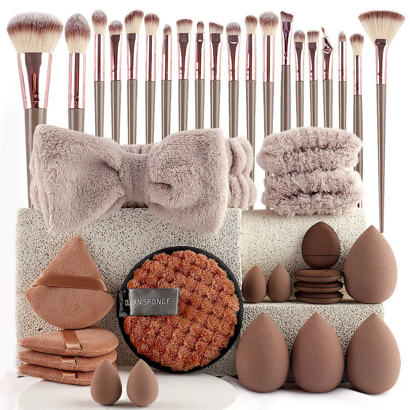 Professional Makeup Brush Set with Sponge Foundation Blush Eyeshadow Kit Nylon Cosmetic Tools for Women Girls Beginners Gift